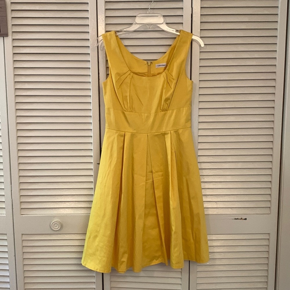 CALVIN KLEIN Yellow A-Line Pleated Sleeveless Lined Dress size 4 EXCELLENT